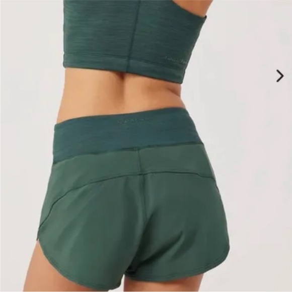 Outdoor Voices Hudson Short 2.5” Evergreen XXXL - Picture 2 of 8